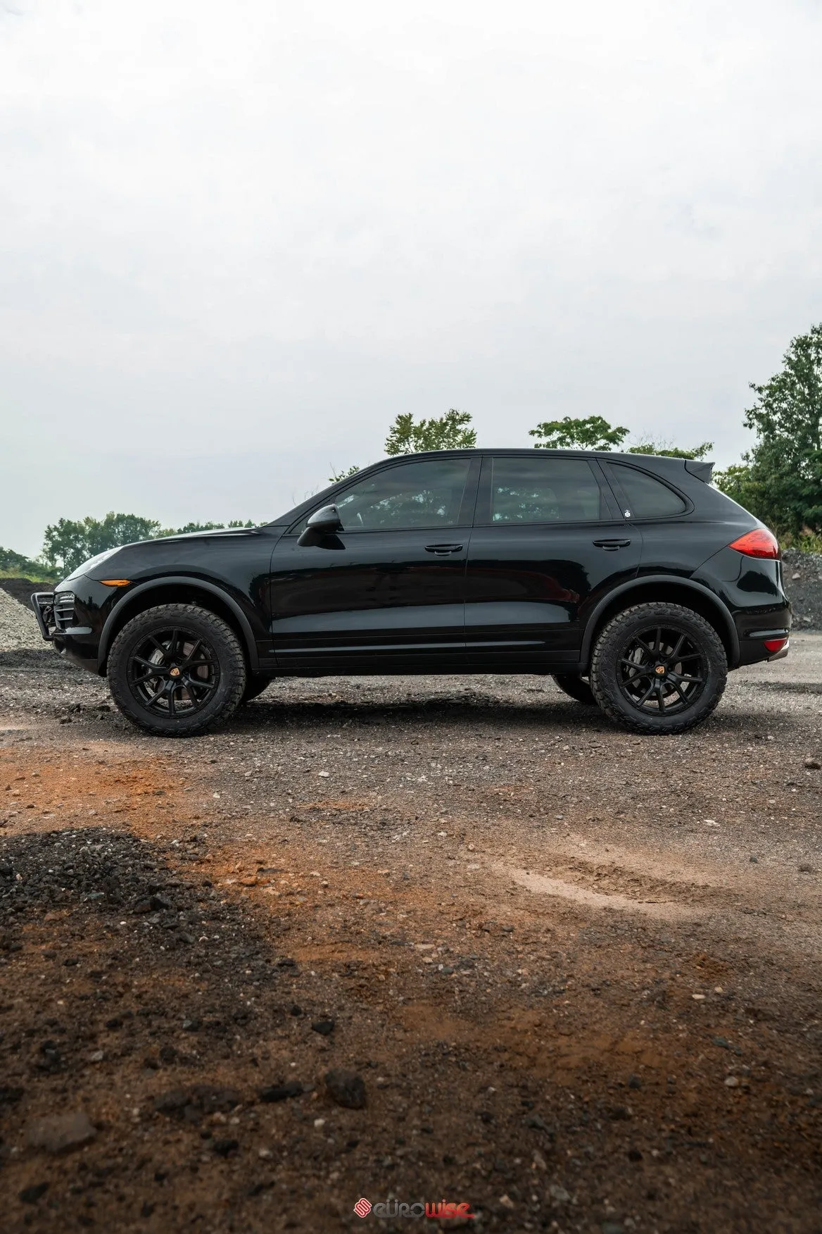 BULL LIGHT BAR (PARKING SENSOR COMPATIBLE/BOLT ON) - CAYENNE/TOUAREG