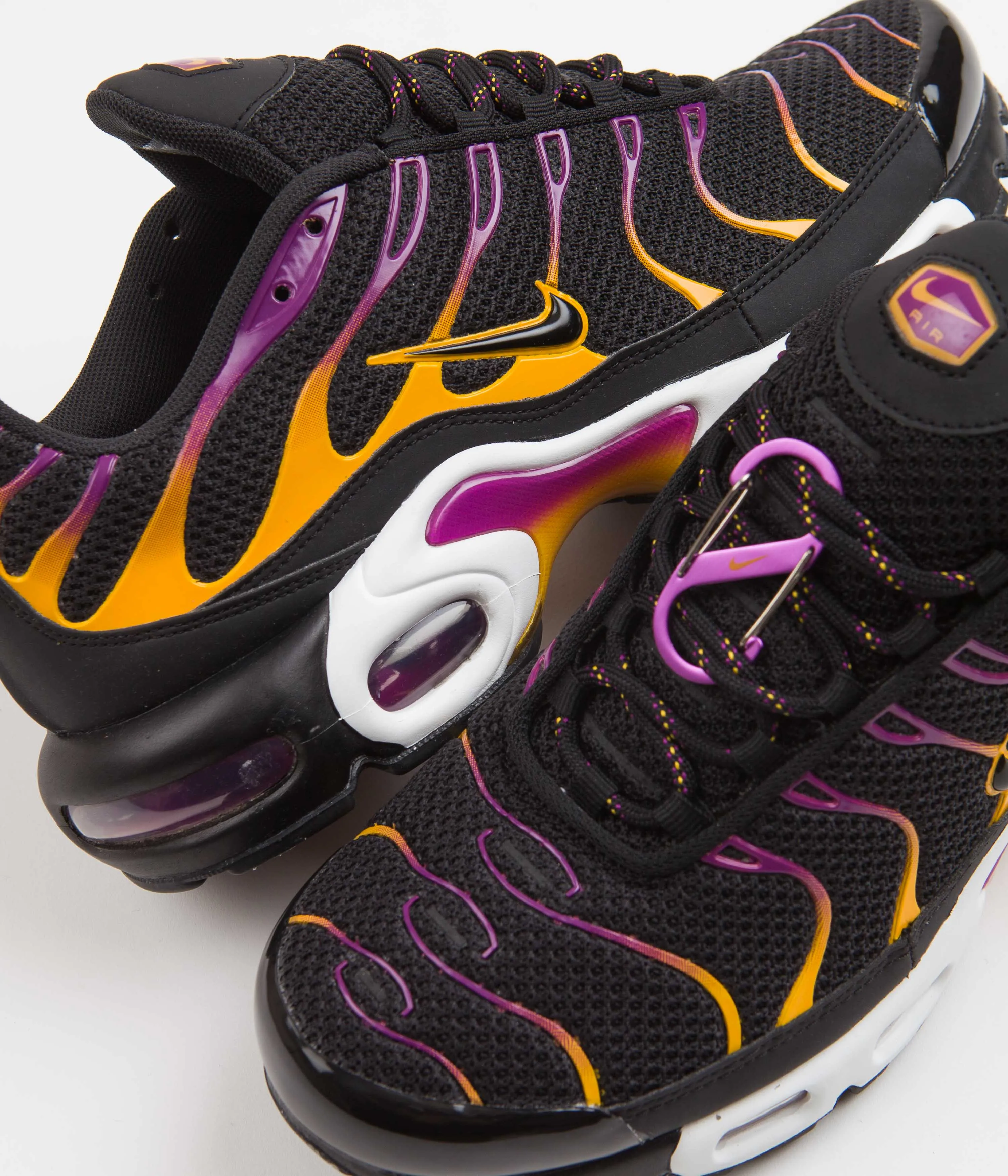 Nike Air Max Plus Shoes - Black / Black - University Gold - Viotech