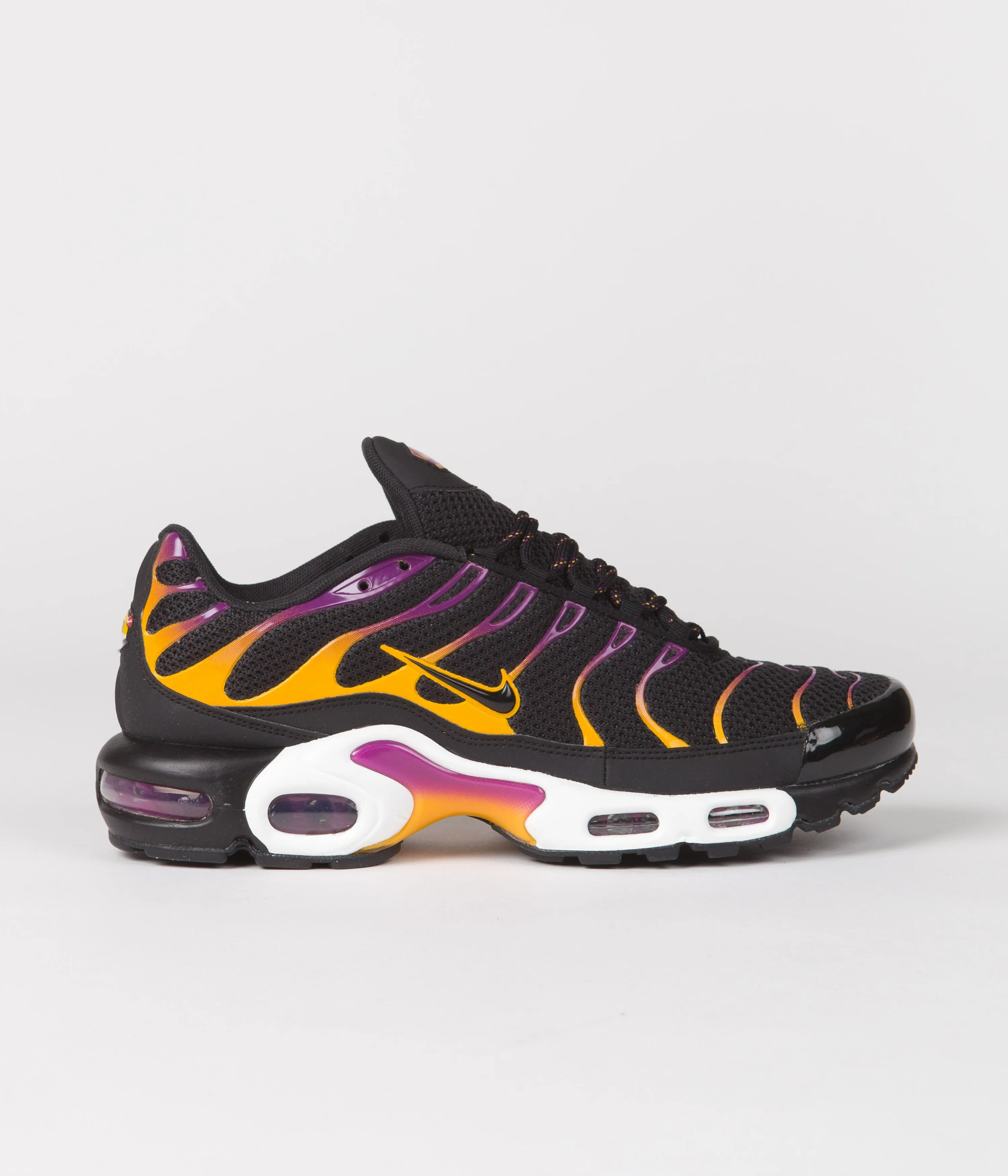 Nike Air Max Plus Shoes - Black / Black - University Gold - Viotech