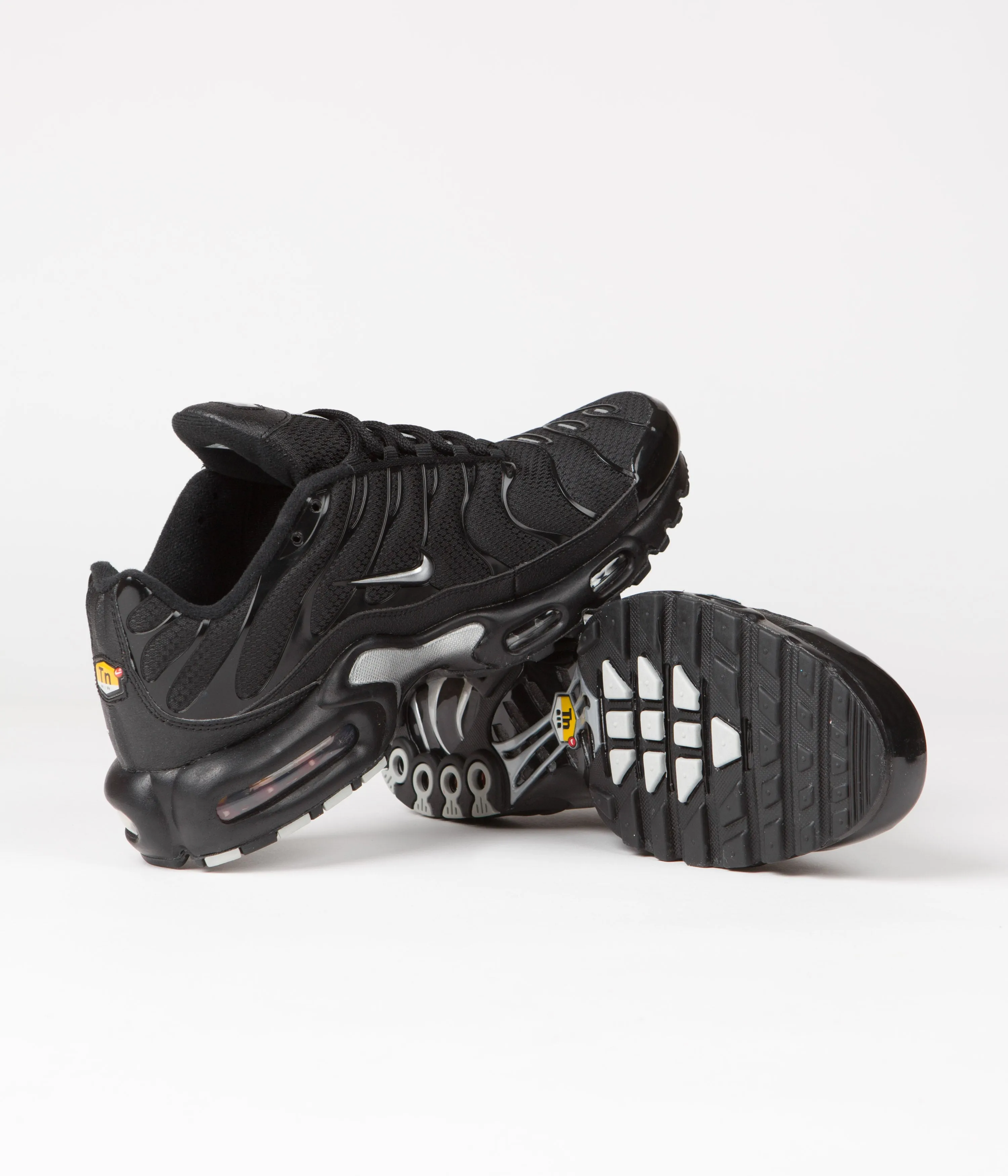 Nike Air Max Plus Shoes - Black / Metallic Silver