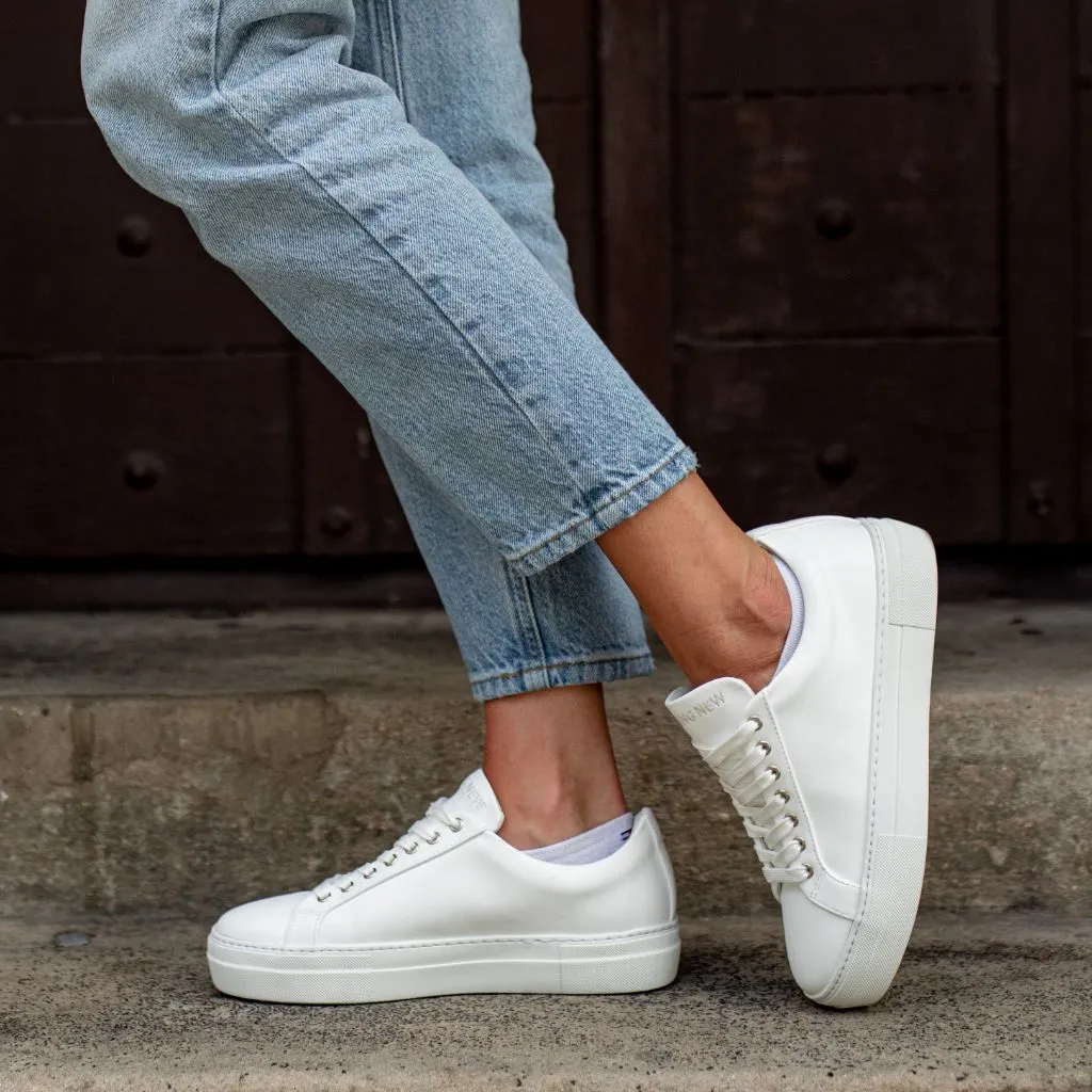 Women's Nova | White